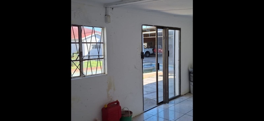 Commercial Property for Sale in Cove Ridge East Eastern Cape